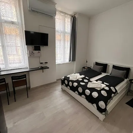 Mano I Apartment